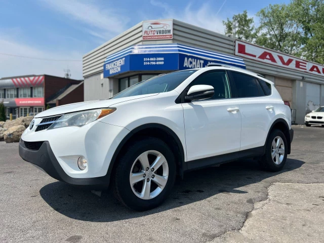 Toyota RAV4 XLE**AWD**TOIT OUVRANT**SIEGES CHAUFFANT** 2014