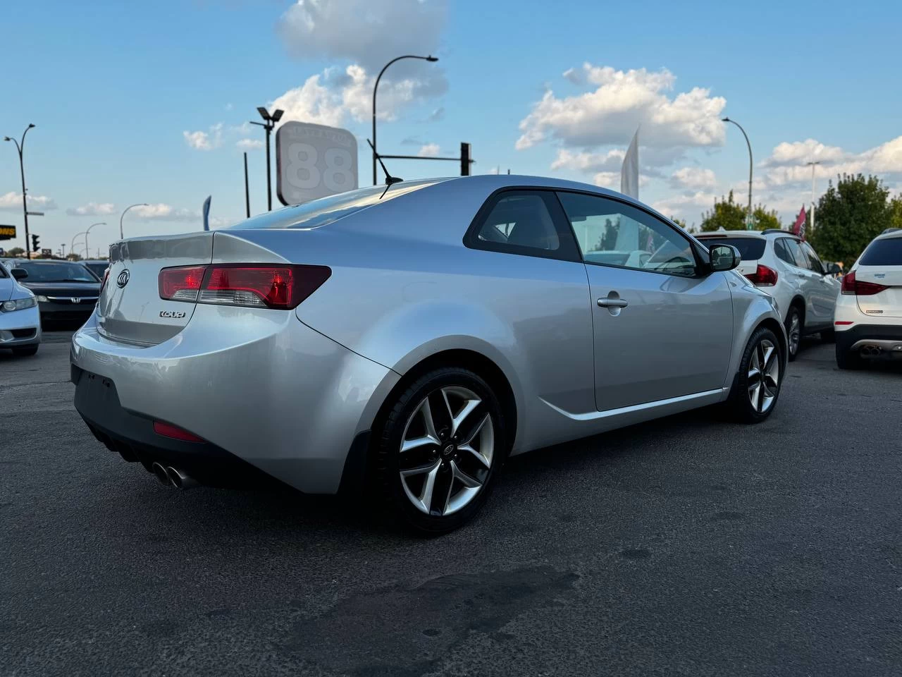 2013 Kia Forte Koup SX**JAMAIS ACCIDENTEE**CERTIFIER PAR LA SAAQ**UN PROPRIETAIRE**SIÈGES CHAUFFANTS** Image principale