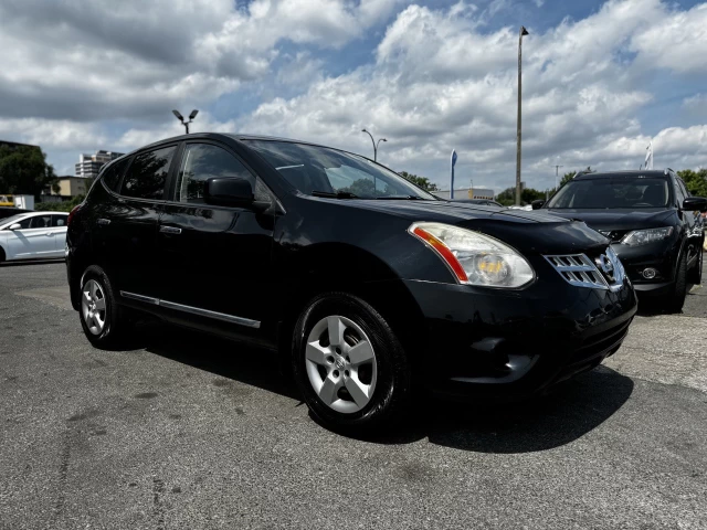 Nissan Rogue S** 2013