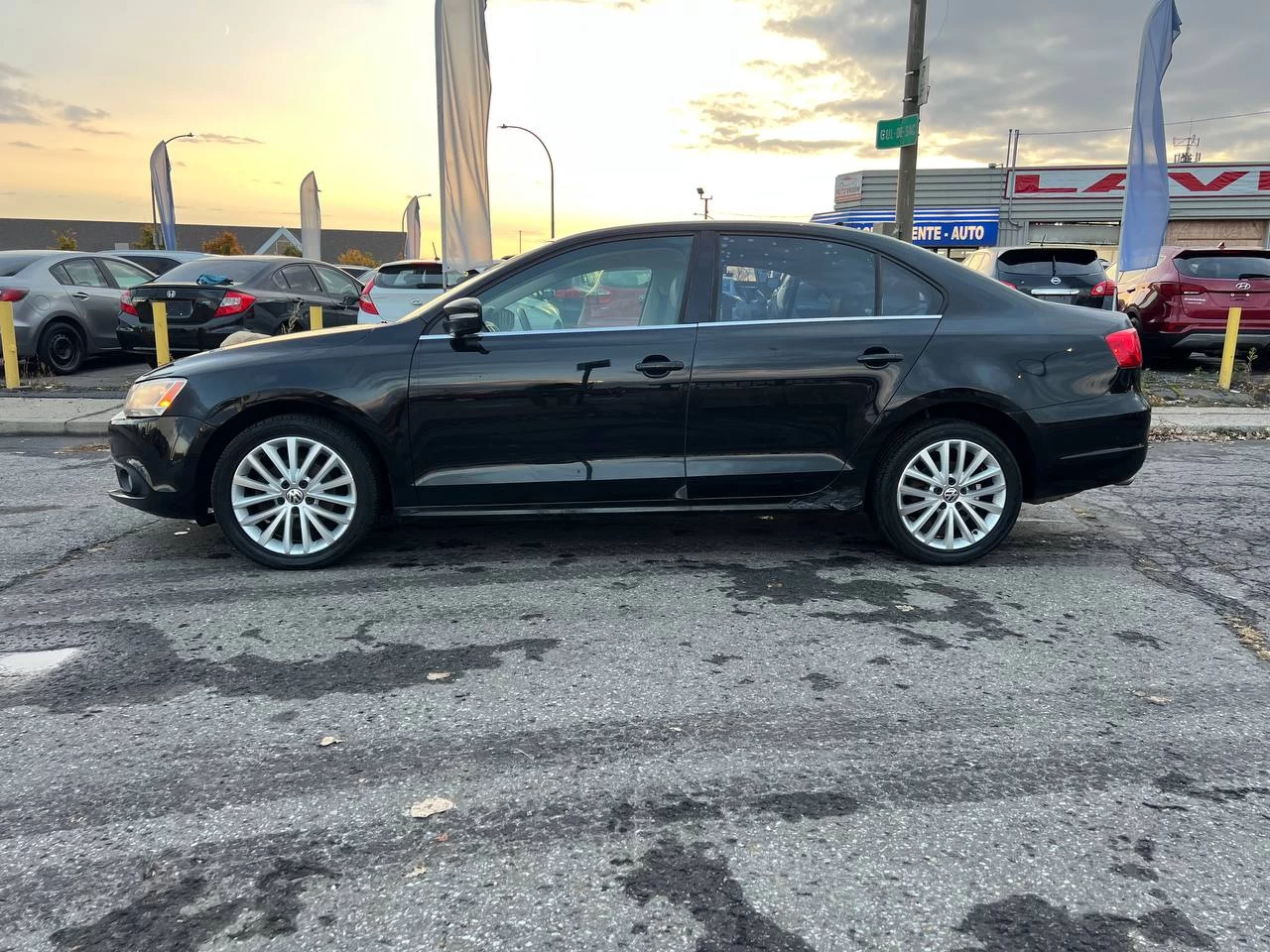 2012 Volkswagen Jetta Highline**Toit Ouvrant**SiÈge en Cuir**SIEGES CHAUFFANTS**Mags**Push to Start** Image principale