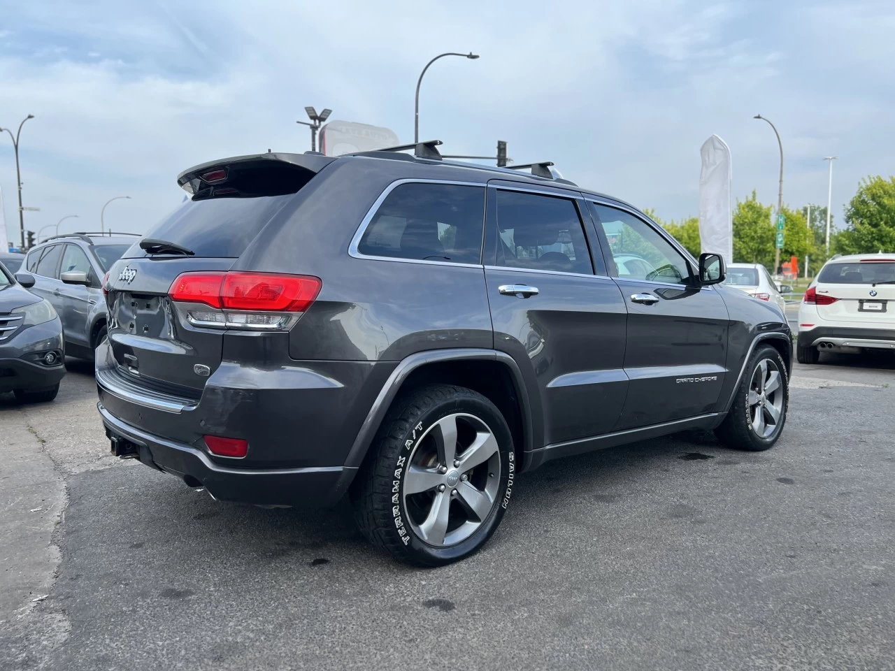 2015 Jeep Grand Cherokee Overland**4X4**TOIT PANO**NAVIGATION**CAMERA DE RECUL**SIEGES CHAUFFANTS ET REFROIDISSEMENT**VOLANT CHAUFFANT**DIFFÉRENTES OPTIONS DE TRANSMISSION**MAGS** Image principale