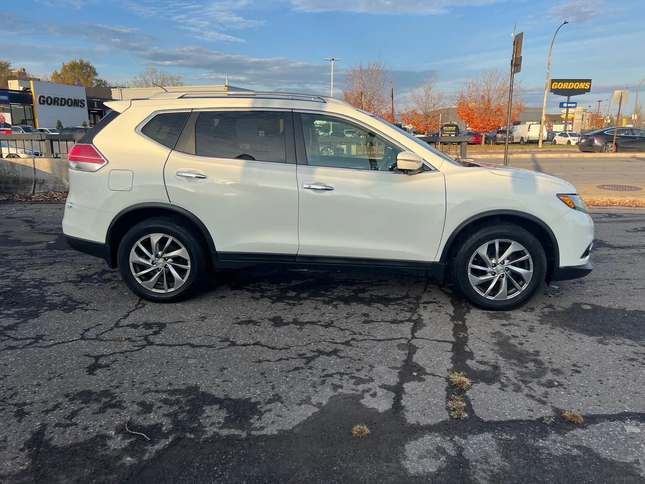 2014 Nissan Rogue SL**jamais accidentÉ**AWD**CAMERA DE RECUL**toit ouvrant panoramique** Image principale