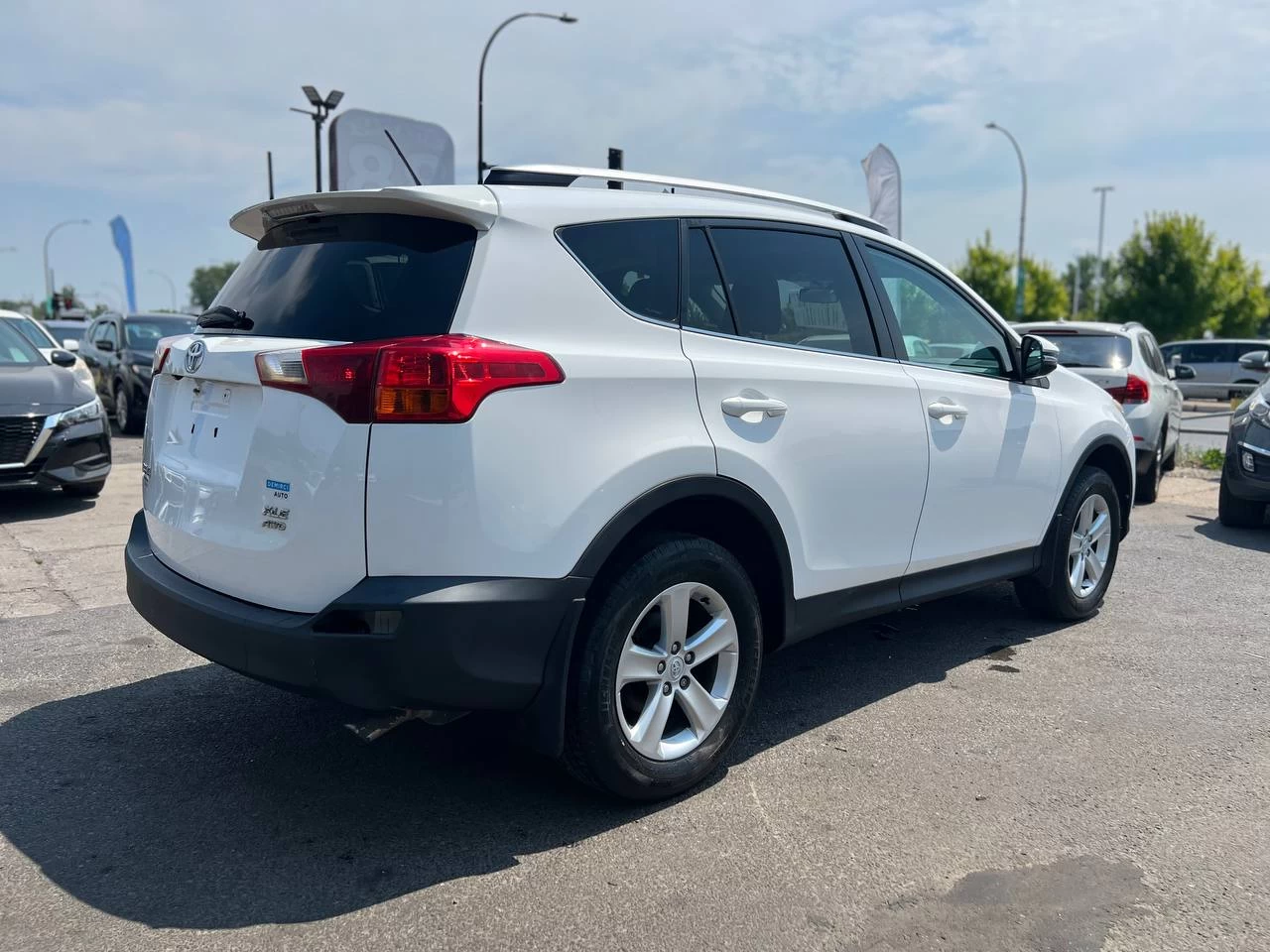 2014 Toyota RAV4 XLE**AWD**TOIT OUVRANT**SIEGES CHAUFFANT** Image principale