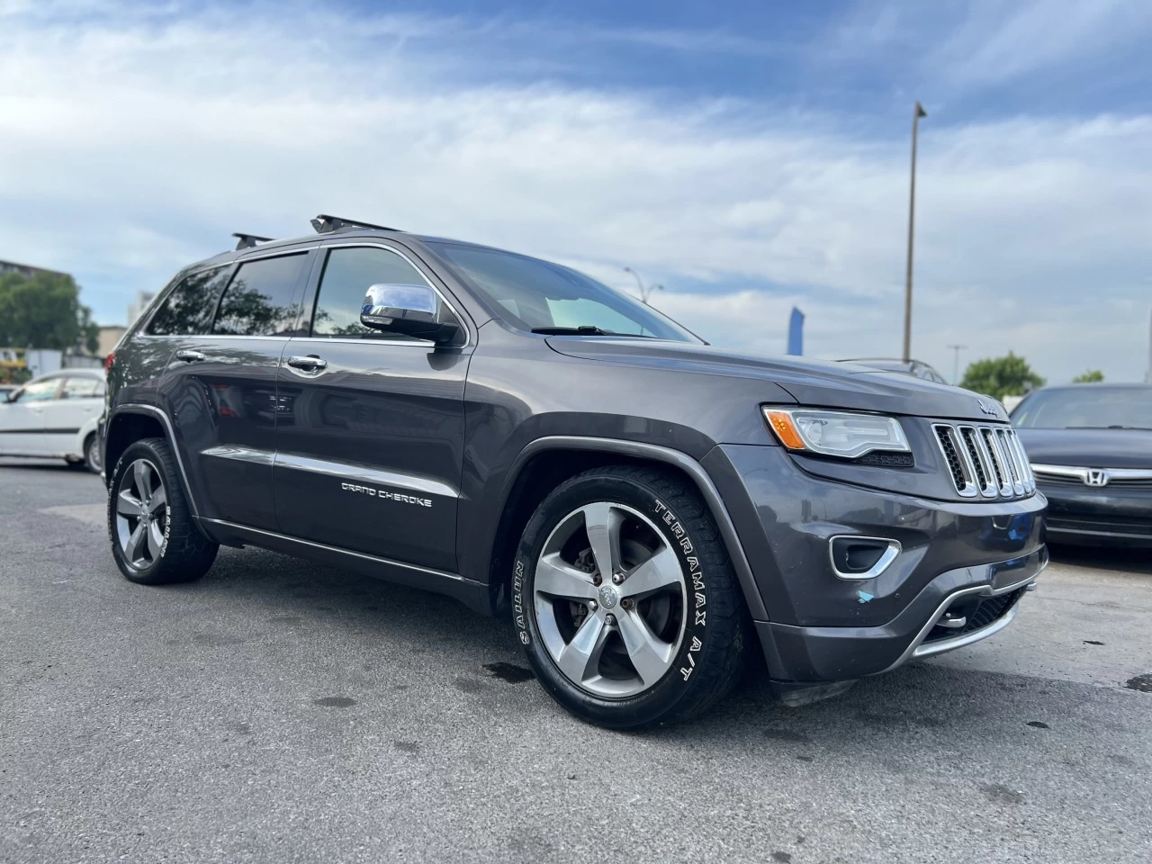 2015 Jeep Grand Cherokee Overland**4X4**TOIT PANO**NAVIGATION**CAMERA DE RECUL**SIEGES CHAUFFANTS ET REFROIDISSEMENT**VOLANT CHAUFFANT**DIFFÉRENTES OPTIONS DE TRANSMISSION**MAGS** Image principale