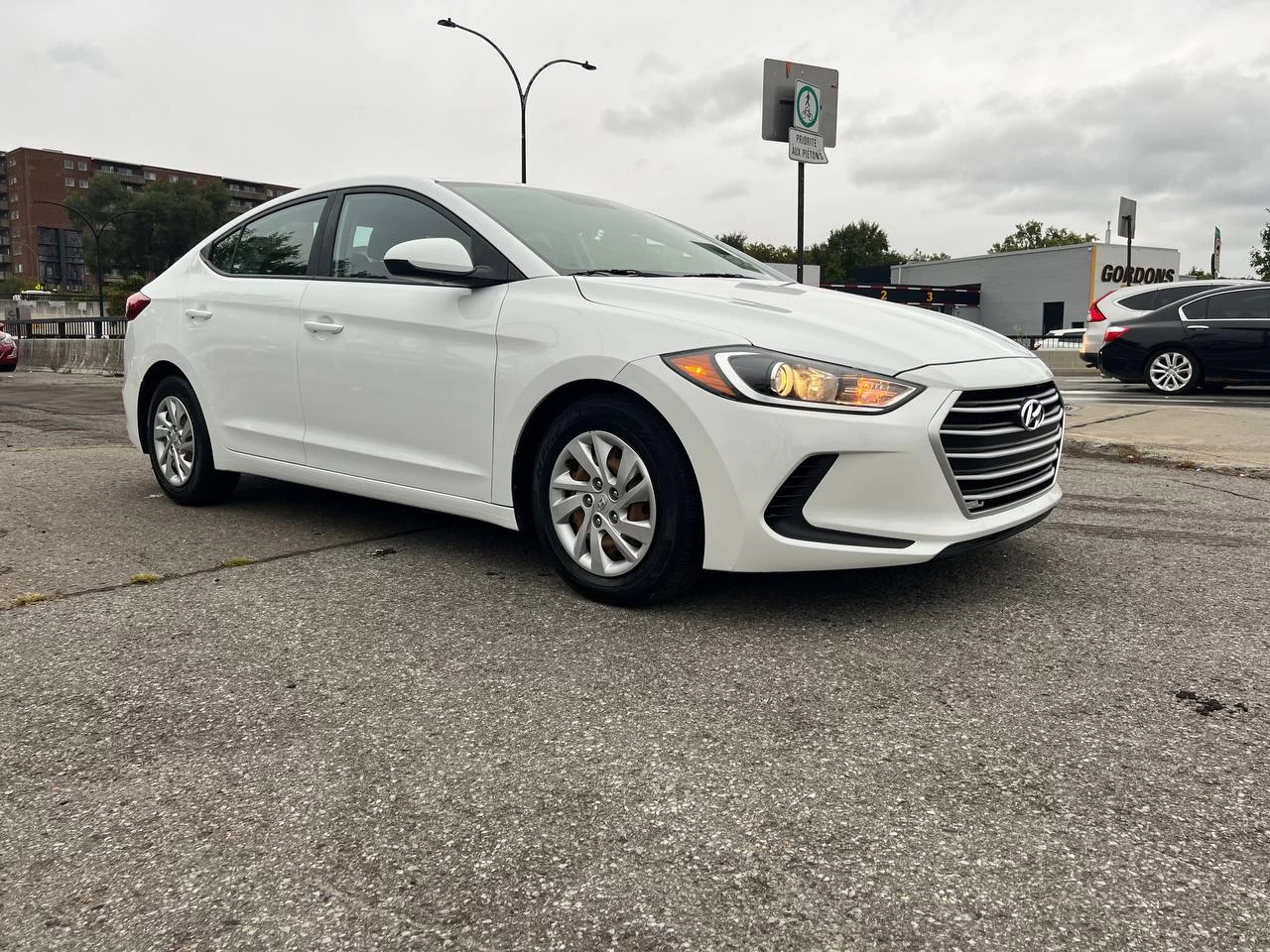 2017 Hyundai Elantra LE**Jamais accidentÉ**SIEGES CHAUFFANTS ** Image principale