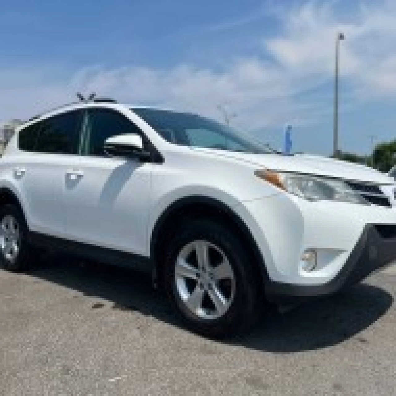 2014 Toyota RAV4 XLE**AWD**TOIT OUVRANT**SIEGES CHAUFFANT** Image principale