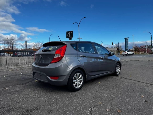 Hyundai Accent Hyundai Accent**SIEGES CHAUFFANTS** 2014