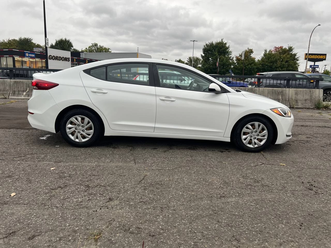 2017 Hyundai Elantra LE**Jamais accidentÉ**SIEGES CHAUFFANTS ** Main Image