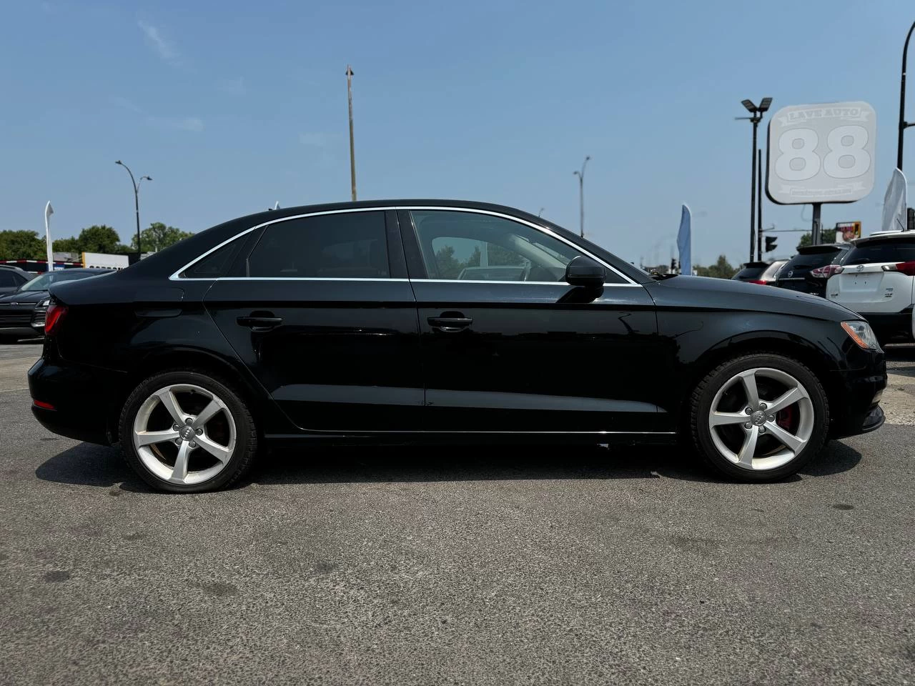 2015 Audi A3 1.8T Komfort**TOIT OUVRANT**MAGS**SIEGES CHAUFFANT** Image principale