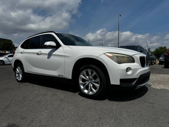 BMW X1 28i**AWD**TOIT PANORAMIQUE**SIEGES CHAUFFANTS**SIEGES EN CUIR**MAGS** 2013