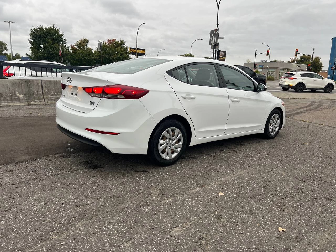 2017 Hyundai Elantra LE**Jamais accidentÉ**SIEGES CHAUFFANTS ** Main Image