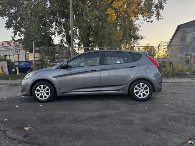 Hyundai Accent Hyundai Accent**SIEGES CHAUFFANTS** 2014