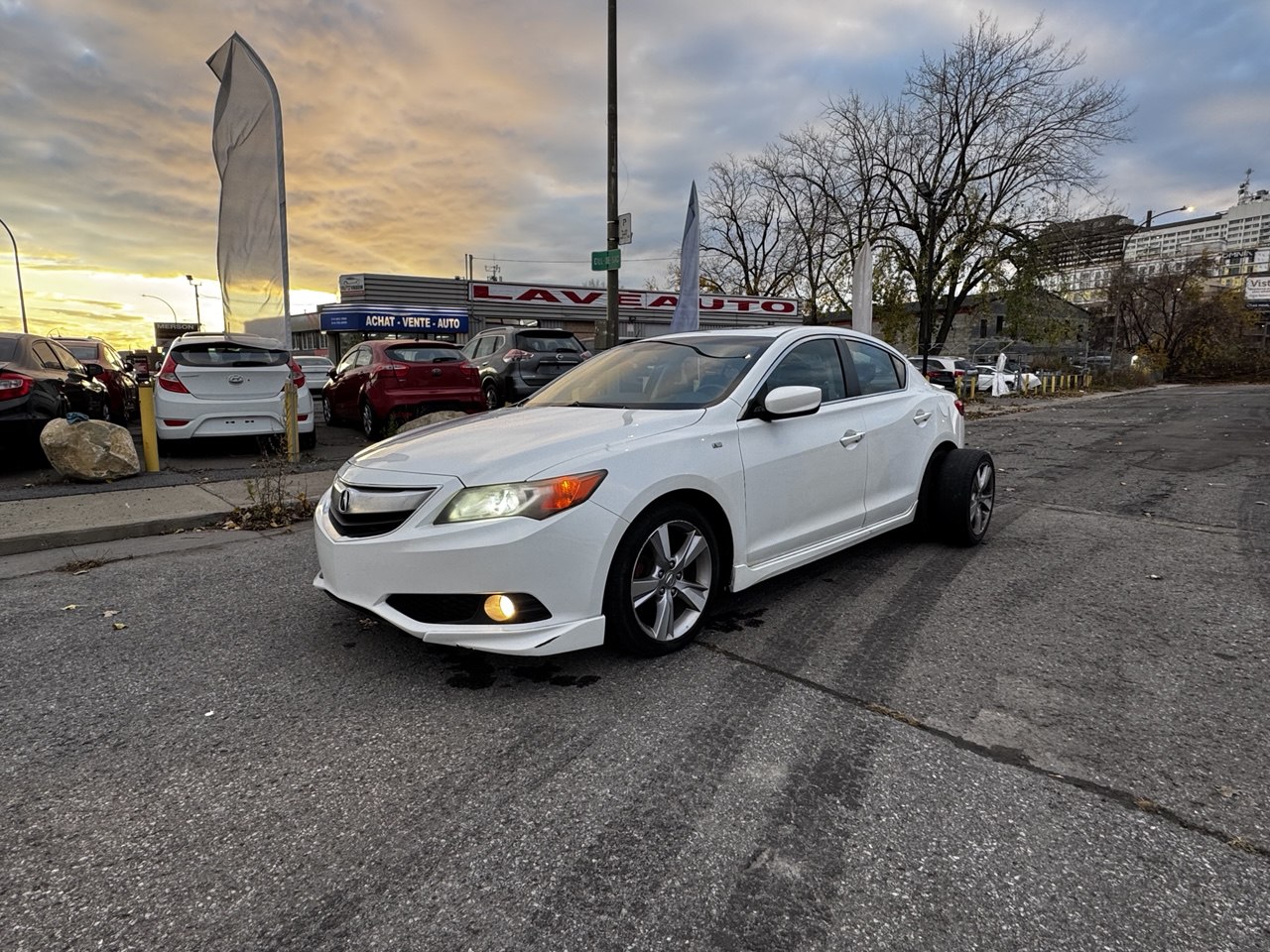 Acura 2013 ILX A-SPEC**TOIT OUVRANT**SIEGES CHAUFFANTS**SIEGES EN CUIR**MAGS**